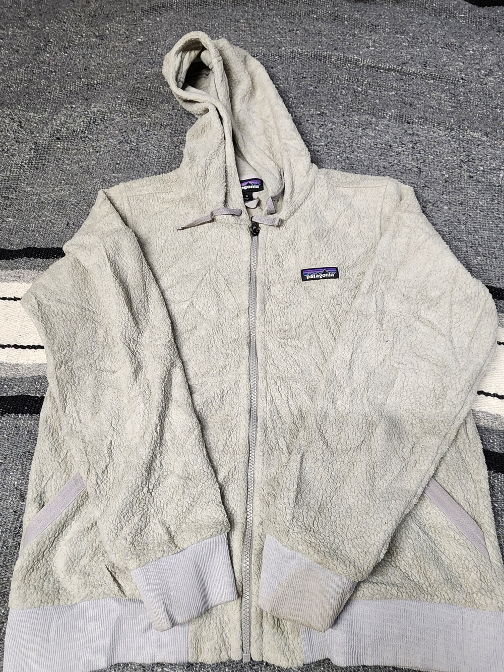 Patagonia Women's Light Gray Full-Zip Hooded Fleece Jacket